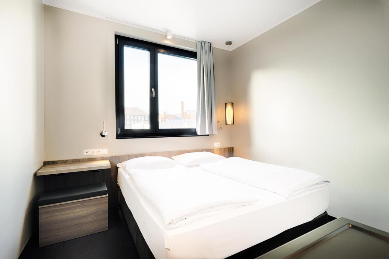 B&B Hotel Nuernberg-Plaerrer Экстерьер фото